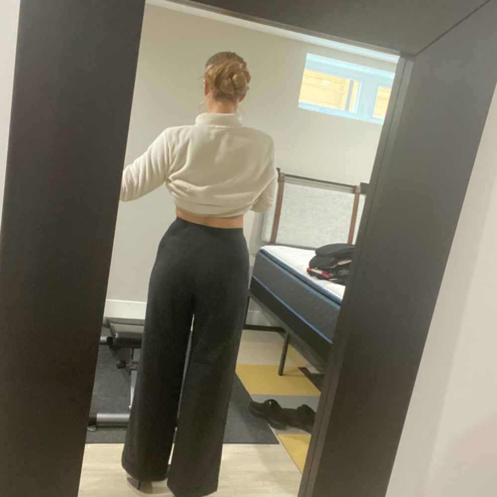 RENA LANGE SIZE 6 WOOL BLEND WIDE LEG, CUFFED GREY DRESS PANTS IN GREAT CONDITIO